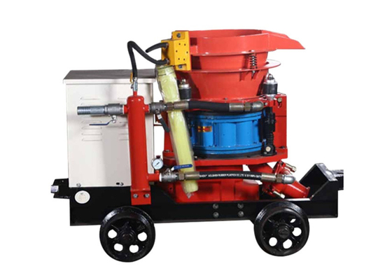 เครื่อง Gunite ขนาดเล็กสีแดง 5M3 / H อุปกรณ์ Gunite แบบพกพาดีเซล